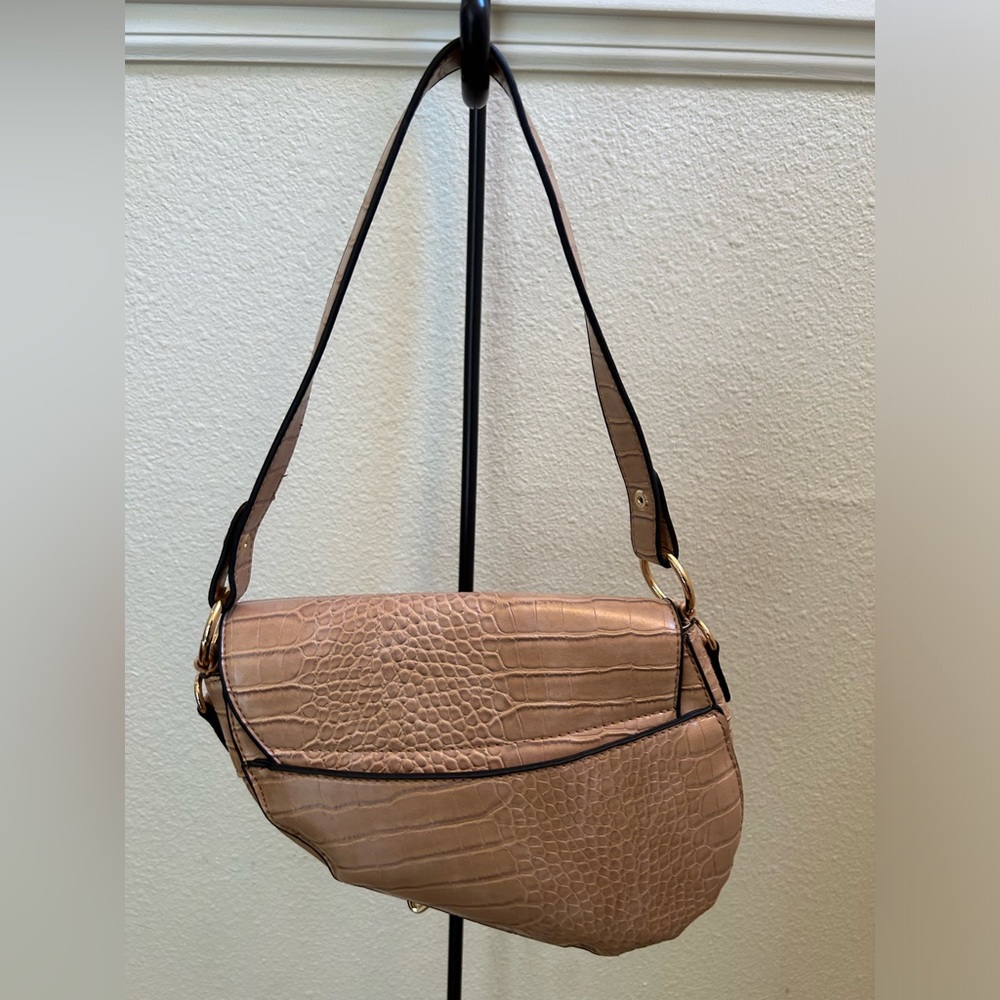 New Beige Faux Crocodile Saddle Bag From Spain - Picture 3 of 9